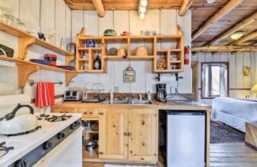 San Cristobal Cabin | ALDOUS HUXLEY CABIN