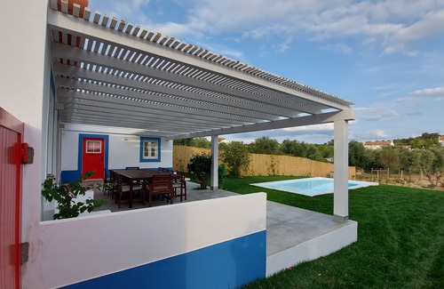 Montemor-o-Novo Cottage | Alentejo house with pool and large garden