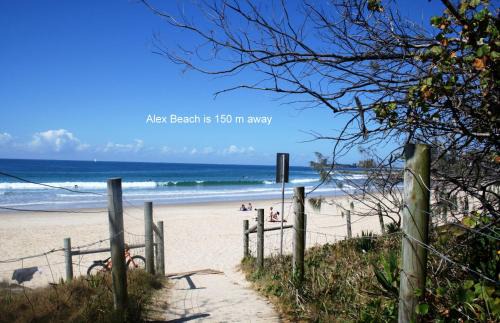 Alexandra Headland Resort | Alex Beach Cabins and Tourist Park