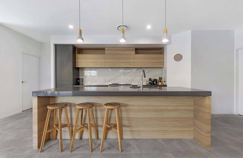 Alexandra Headland House | Alex Beachside Getaway - 15min walk > Sand & Surf