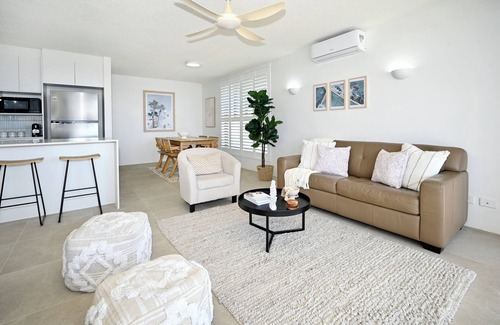 Sunshine Coast Apartment | Alex Heads, Prime Location, Stunning Views
