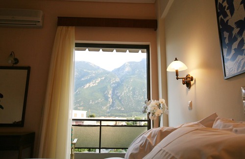Loutra Ypatis Hotel | Alexakis Hotel & Spa