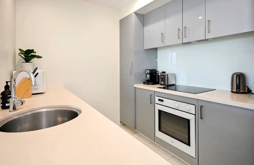 Alexandra Headland Apartment | Alexandra Headland Beach - Stunning Views ZF9