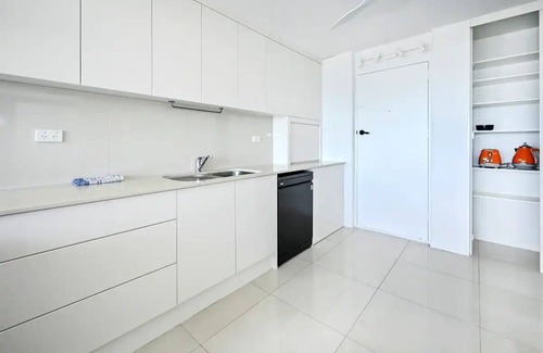 Alexandra Headland Apartment | Alexandra Headland Ocean Dream - Stunning View ZA6