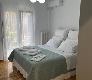 Goudi Apartment | Alex’s home next to Laiko