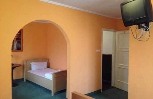Cegled Hotel | Alföld Panzio & Étterem