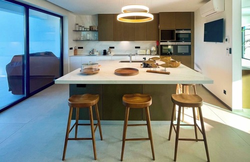 Salgados Villa | Algarve Escape with Pool, Gym and Rooftop Jacuzzi