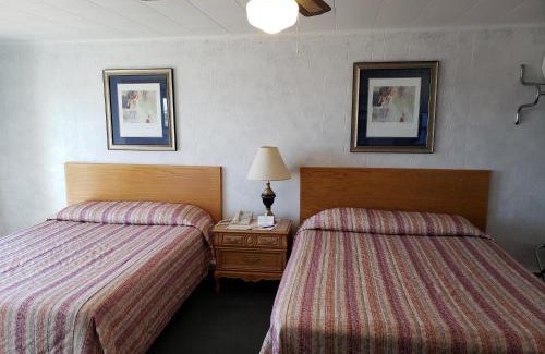 Algoma Hotel | Algoma Beach Motel