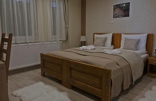 Kalocsa Bed & Breakfast | Alice Panzió Gold