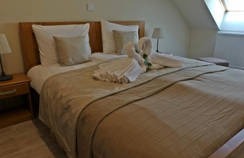 Kalocsa Bed & Breakfast | Alice Panzió Gold