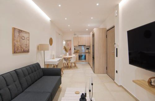 Athens Apartment | Aliki Spacious, Fully Reno 2BA Apartment