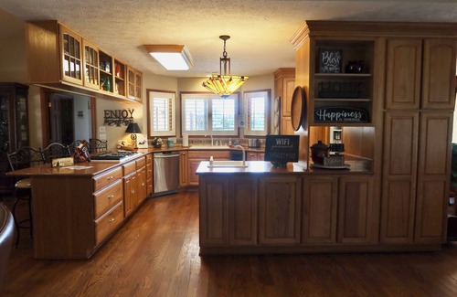 Lanexa House | All Aboard-Premier Home w/POOL by Williamsburg, Busch Gardens, Water Country USA