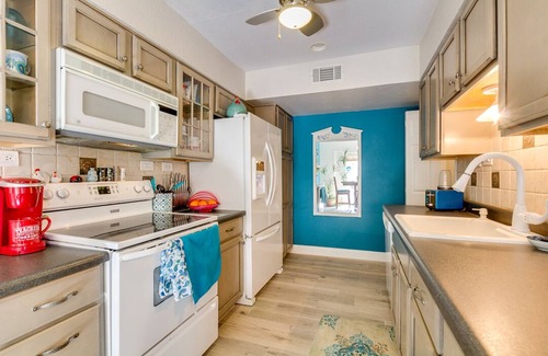 The Lakes House | All-Around Gem in a GREAT location!