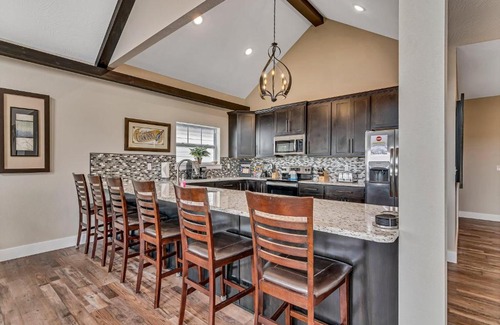 Hollister House | All Decked Out at Branson Cove