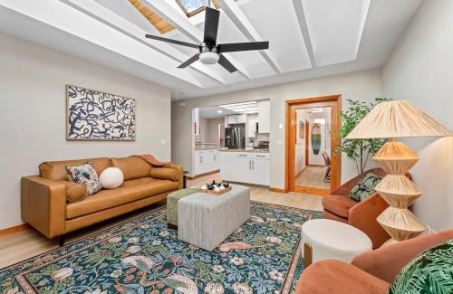 Interchange Square House | All King Beds & TVs in Every Room, Perfect for Large Groups