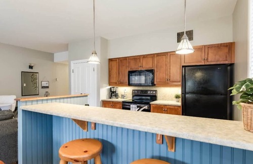 Calabogie Condo | All Season Ski in/Out Chalets at Calabogie Peaks