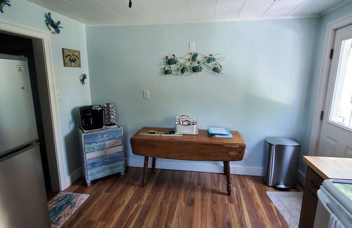 Rock Hall House | All the comforts of home within a 3 Min. walk to the Bay, Restaurants Marinas.