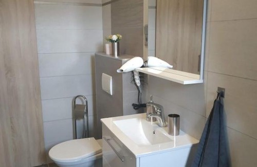 Decin Apartment | All you need in Decin III-7 bed ap- cycling trail