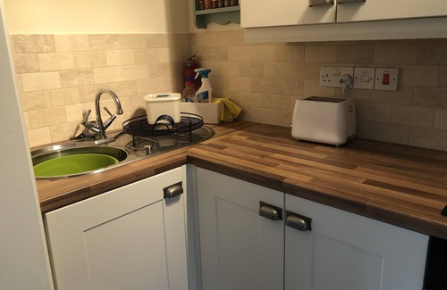Wareham Bed & Breakfast | All yours Bright & airy cosy 1 bedroom apartment situated in its own woodland