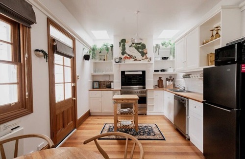Hobart Central Business District Cottage | 'Allambee' Heritage cottage in trendy South Hobart