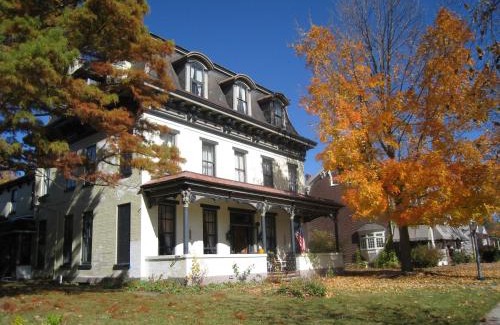 Hollidaysburg Bed & Breakfast | Allegheny Street Bed & Breakfast