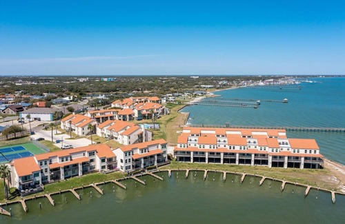 Harbor Oaks Condo | Allegro North Condos