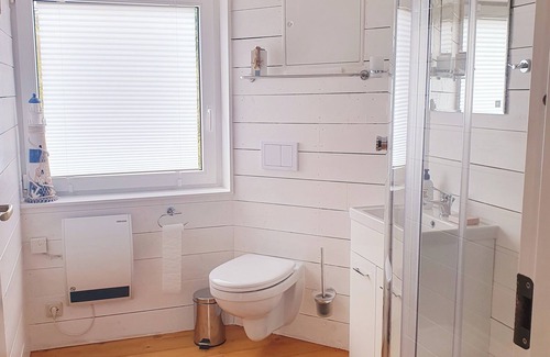 Altheide House | Alleinstehende Doppelhaushälfte mit Terrasse und Parkplatz in Ribnitz-damgarten