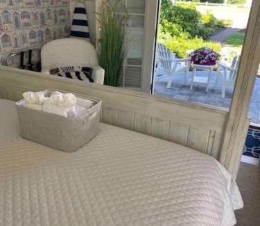 Harwich Port Hotel | Allen Harbor Rentals