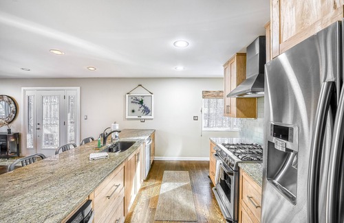Mineral House | Allergy-free lakefront home with private beach, water views, firepit, & AC
