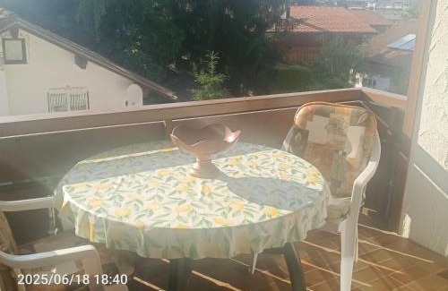 Oberstaufen Apartment | Allgäu Vibes - fußläufige Erreichbarkeit vom Bahnhof, mit Aussicht, wettergeschützter Balkon