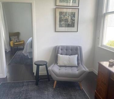 Featherston House | Alloa Petite