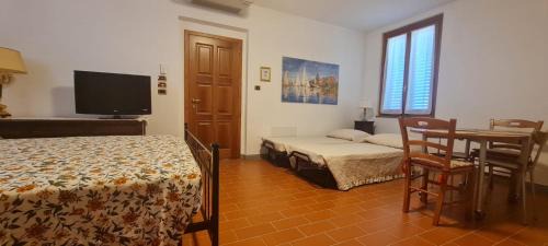 Civitella in Val di Chiana House | ALLOGGIO GLI SCOIATTOLI
