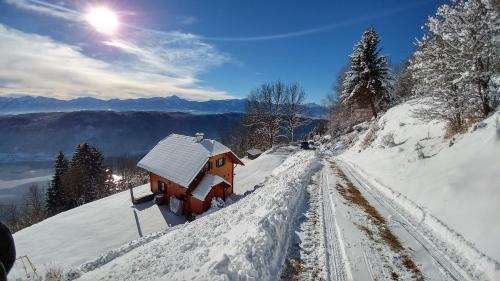 Bodensdorf Ski Chalet | Almchalet Orter