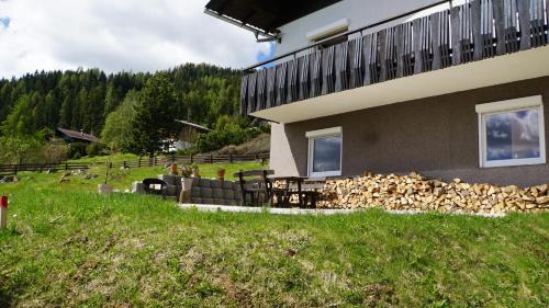 Treffen House | Almhaus Frierss