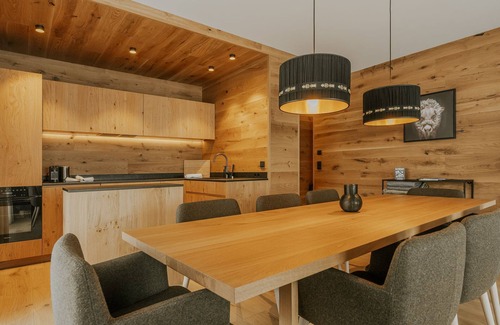 Lech am Arlberg Apartment | Almrausch BoutiqueChalet - Apartment TOP 1