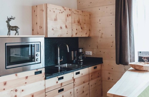 Albeck Cabin | Almwohnung Bretthöhe - Hiaslhütte & Almgasthof Hiasl Zirbenhütte