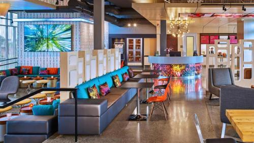 Greenbrier East Hotel | Aloft Chesapeake