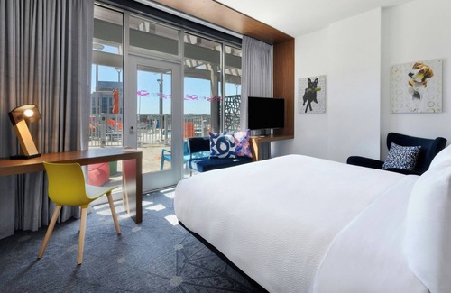 Greenville Downtown Hotel | Aloft Greenville Downtown