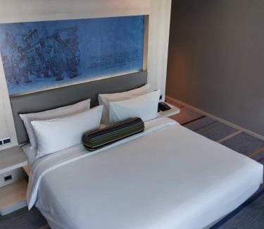 Kebon Sirih Hotel | Aloft Jakarta Wahid Hasyim