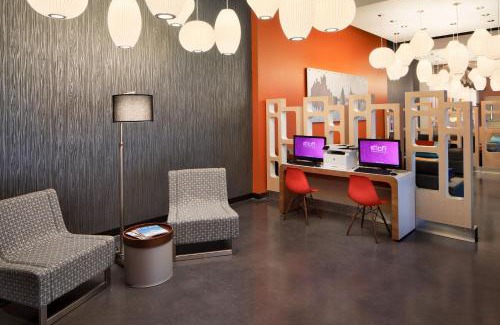 SeaTac Hotel | Aloft Seattle Sea-Tac Airport