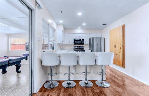 Woodstone House | Aloha 4Br Private Pool Tiki Bar & Game Lounge!