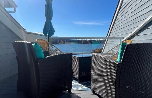 Regional District of Nanaimo Apartment | Aloha Cottage, Nanoose Bay - 2 Bdrm Oceanfront Unit with Private Deck