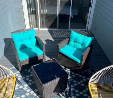 Regional District of Nanaimo Apartment | Aloha Cottage, Nanoose Bay - 2 Bdrm Oceanfront Unit with Private Deck