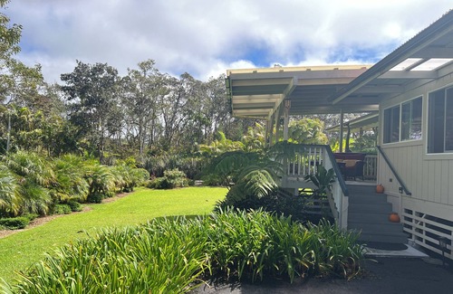 Volcano House | Aloha Junction Guesthouse Suites, stay and explore Kilauea Volcano Hawaii.