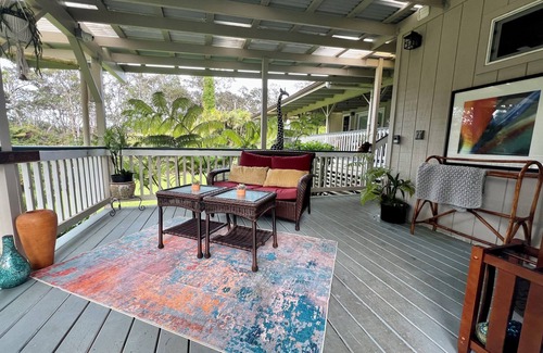 Volcano House | Aloha Junction Guesthouse Suites, stay and explore Kilauea Volcano Hawaii.