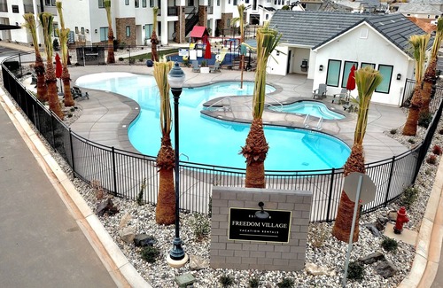 Washington Fields Condo | ❀Aloha❀ - Tropical Island Retreat | POOL IS OPEN!