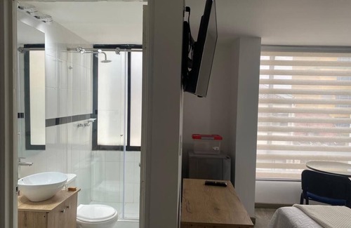 Barrios Unidos House | Alojamiento Privado, Céntrico y Confortable: ¡Tu Hogar Lejos de Casa!