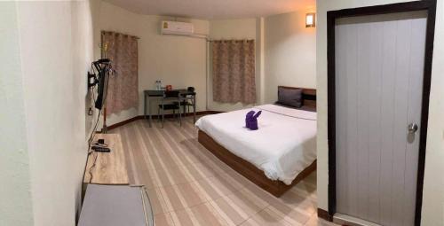 Samut Songkhram Hotel | Alongkorn hotel by SB