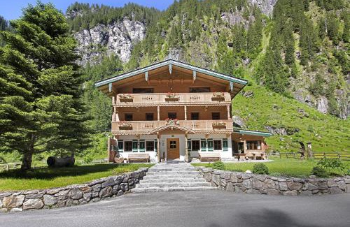 Mayrhofen Ski Chalet | Alpenchalet Lacknerbrunn bis 30 P