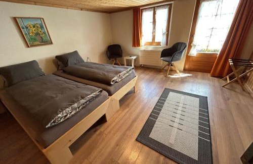 Zweisimmen Nr Gstaad Apartment | Alpenchalet Spiher-Studio und ein weiteres Schlafzimmer